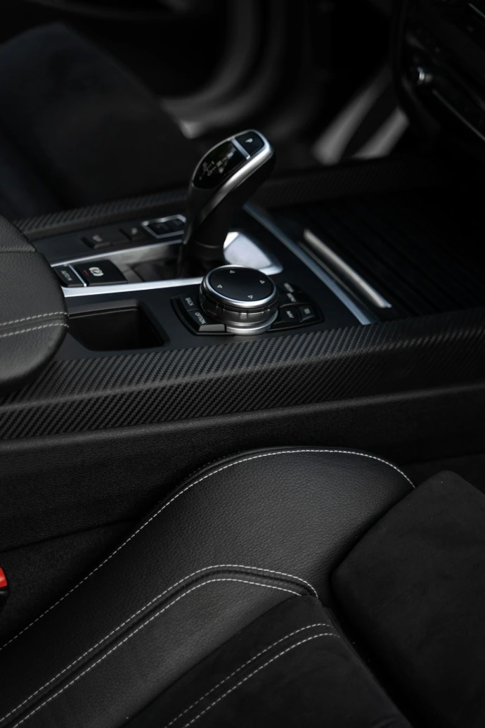 black car gear shift lever